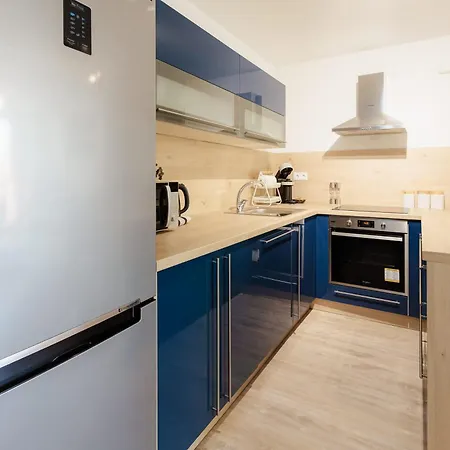 Apartment Luzna With Balcony And Parking