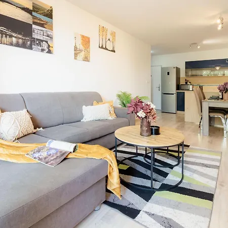 Luzna With Balcony And Parking *