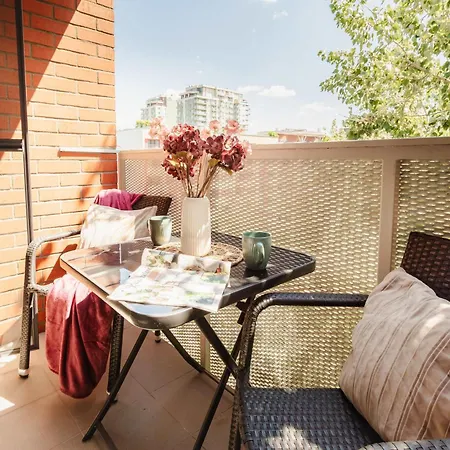 Luzna With Balcony And Parking Apartment *