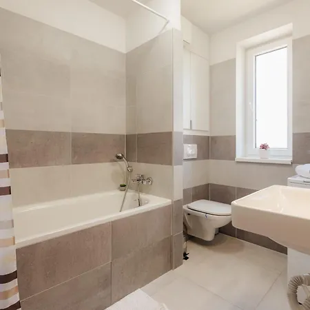 Apartment Luzna With Balcony And Parking