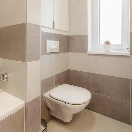 Luzna With Balcony And Parking Apartment